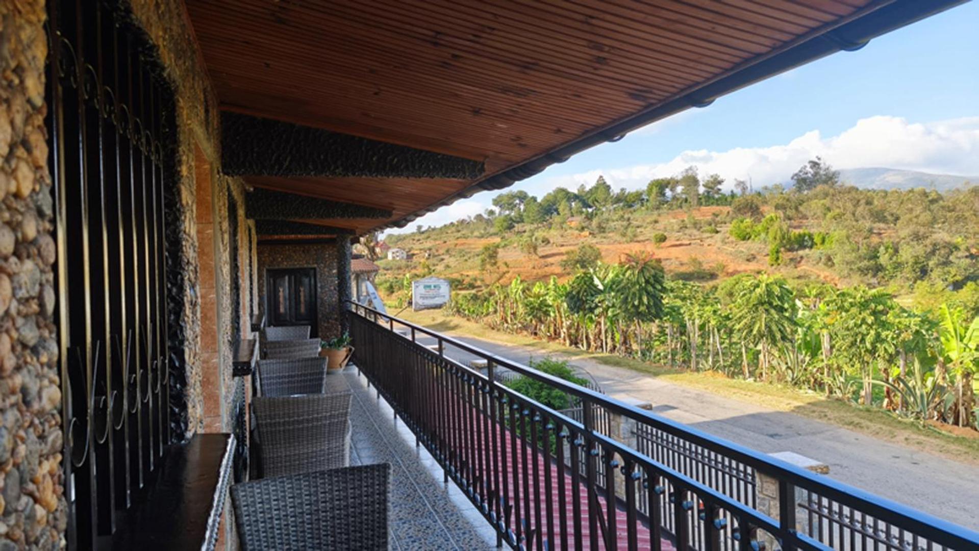 Hotel Restaurant Le Miamiam Glouglou Ambositra Экстерьер фото