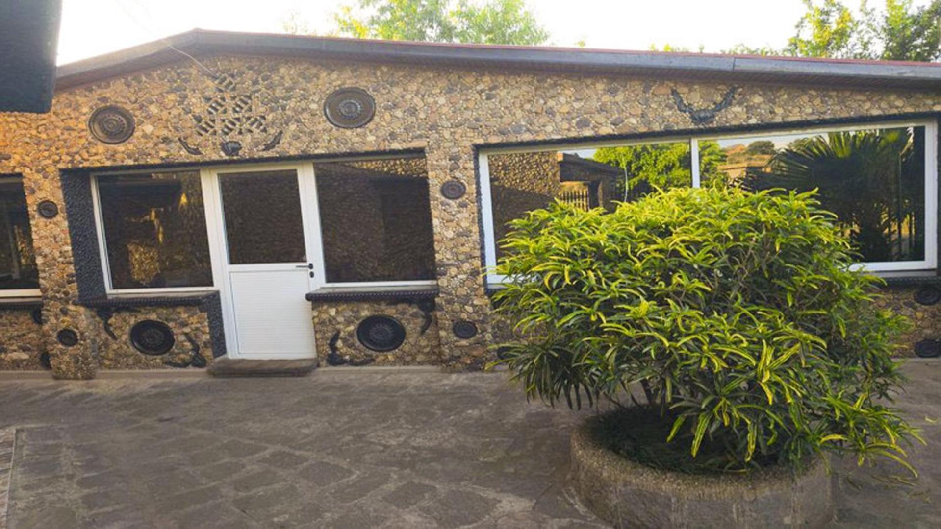 Hotel Restaurant Le Miamiam Glouglou Ambositra Экстерьер фото